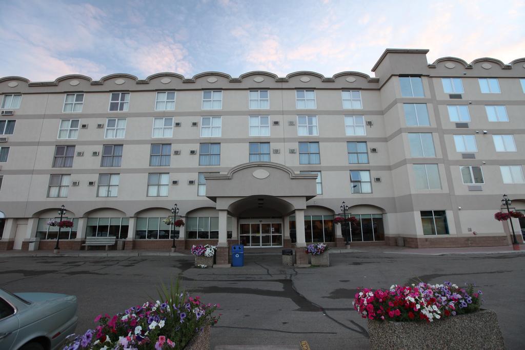 圣艾伯特套房酒店 Saint Albert 外观 照片