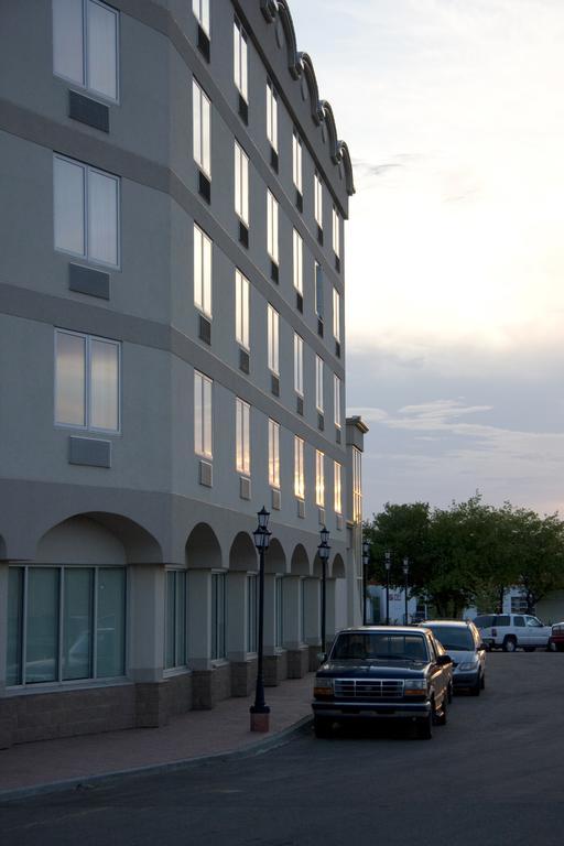 圣艾伯特套房酒店 Saint Albert 外观 照片